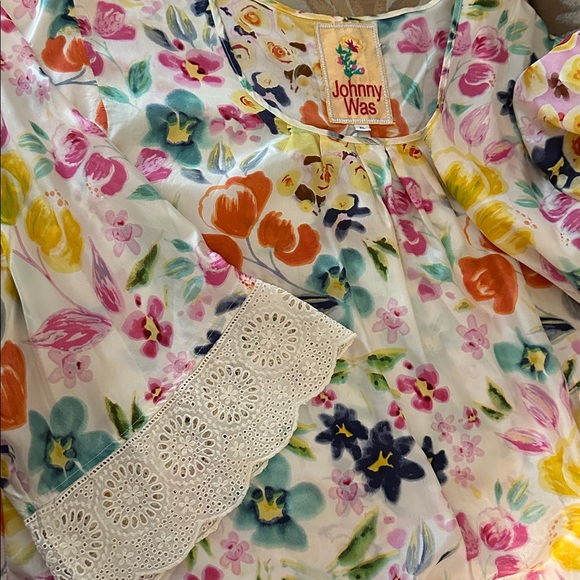 Johnny Was Multicolor Floral Top with Lace - Picture 4 of 5